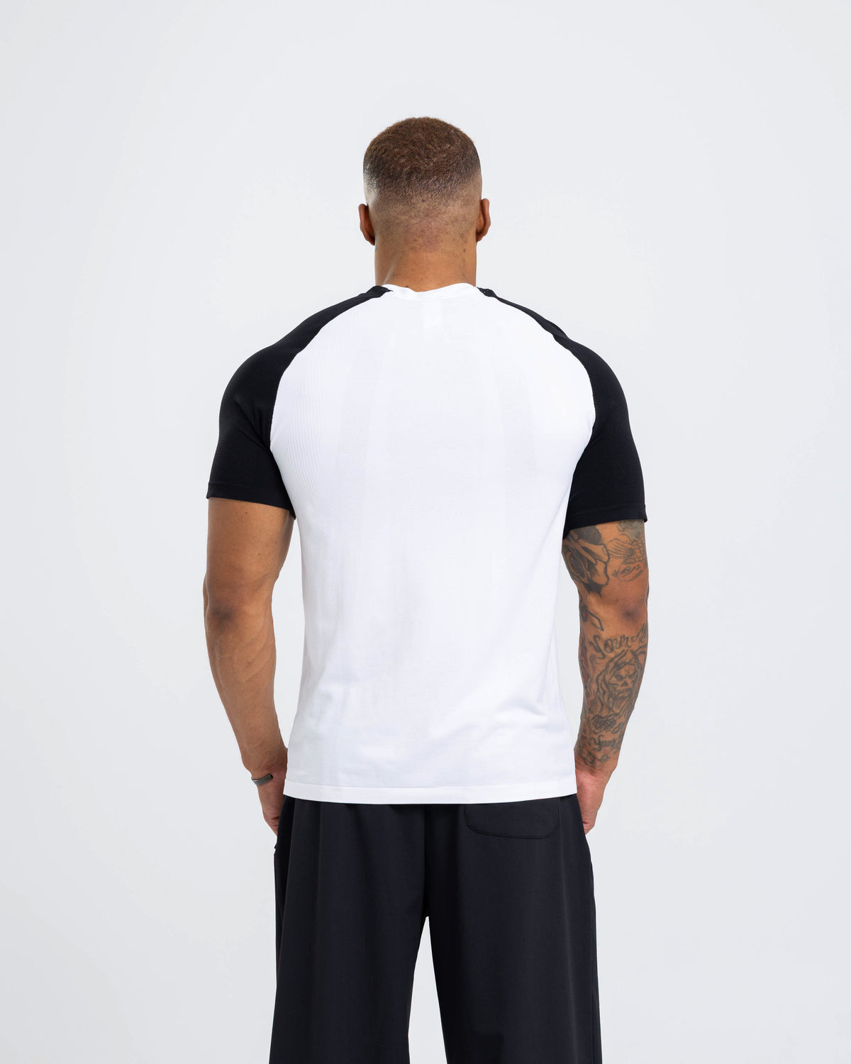 Classic Seamless Raglan Tee