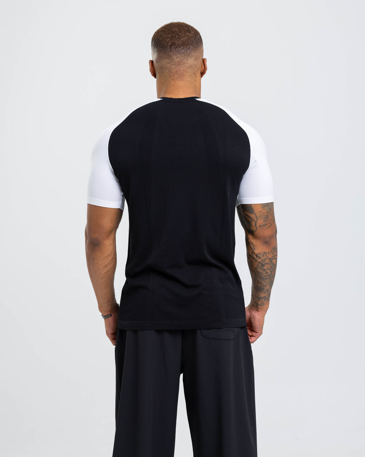 Classic Seamless Raglan Tee