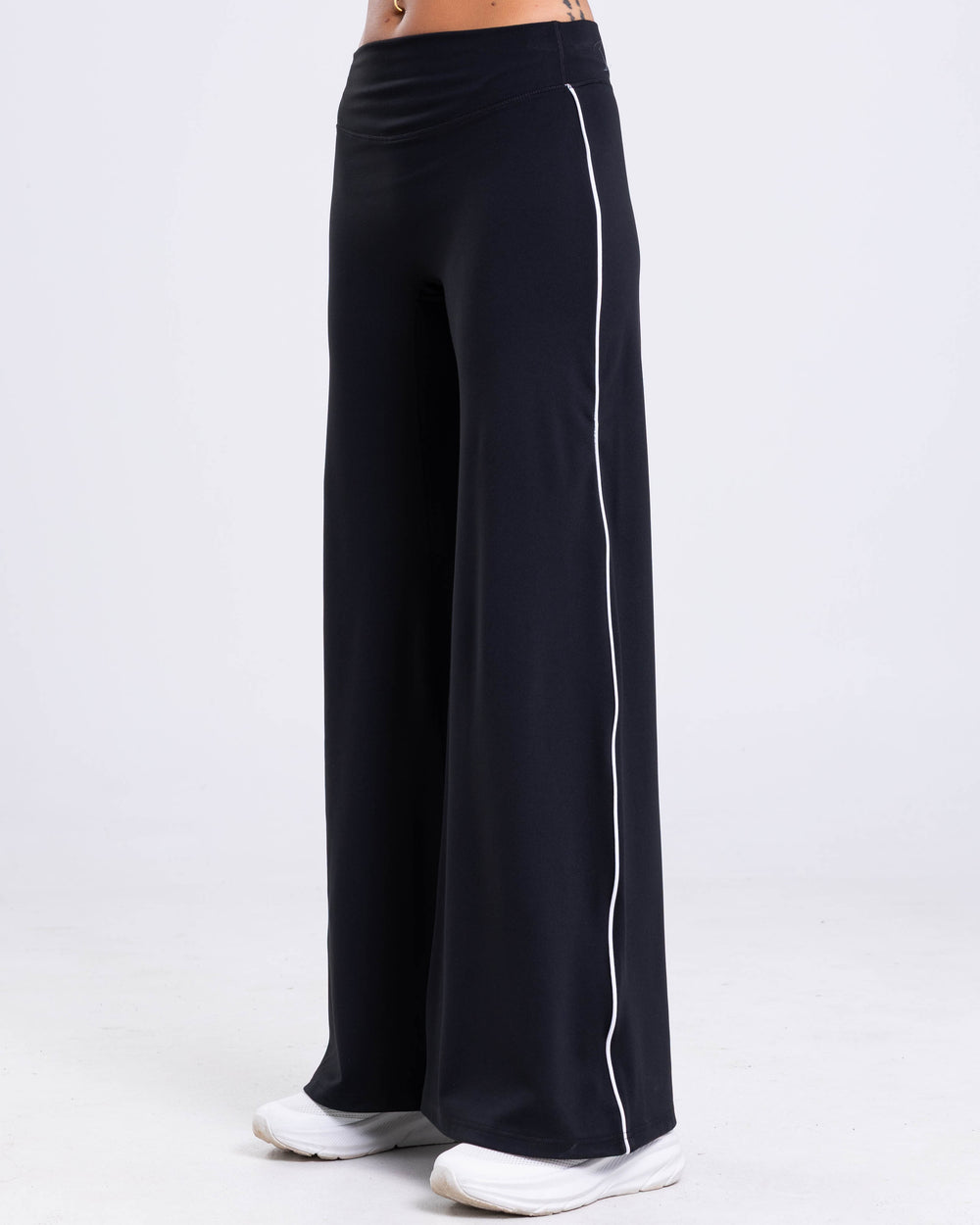 AirSculpt Straight Leg Pant