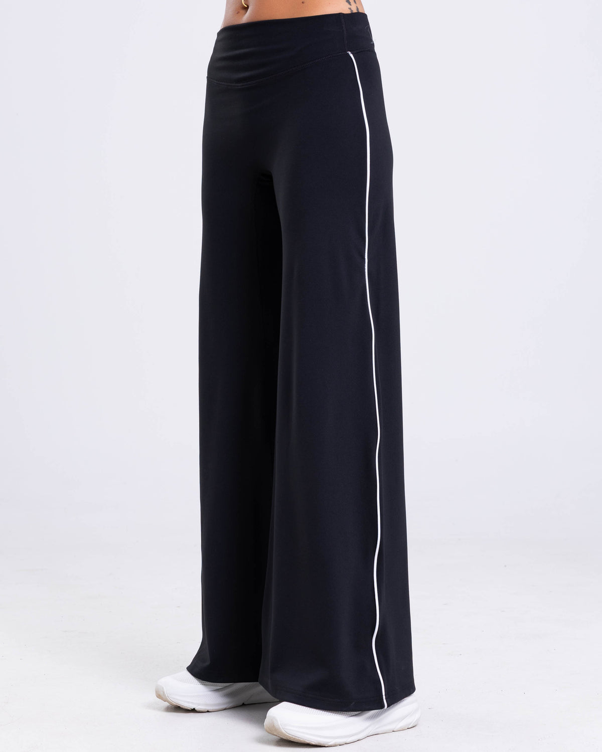 AirSculpt Straight Leg Pant