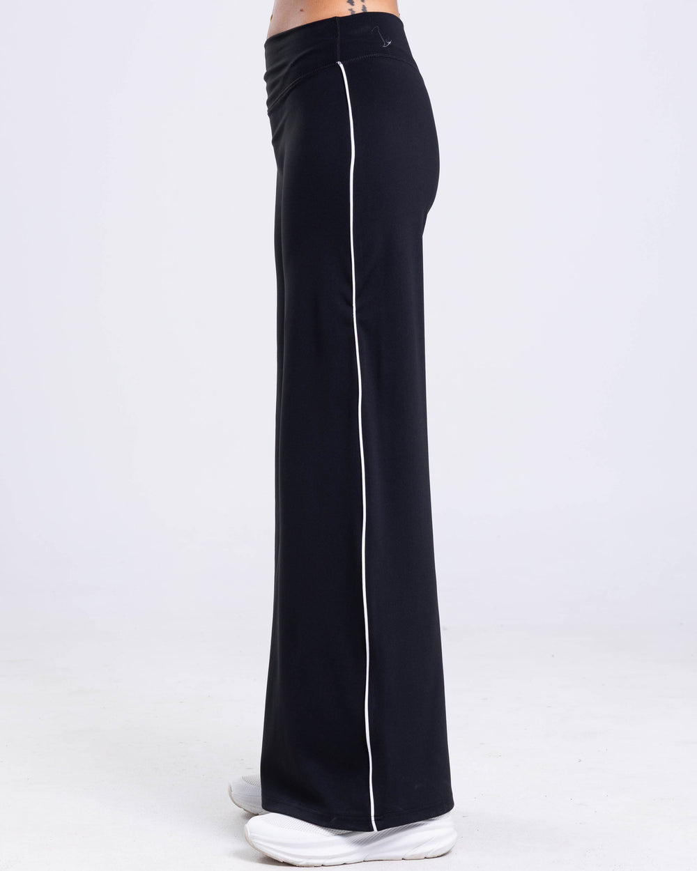 AirSculpt Straight Leg Pant