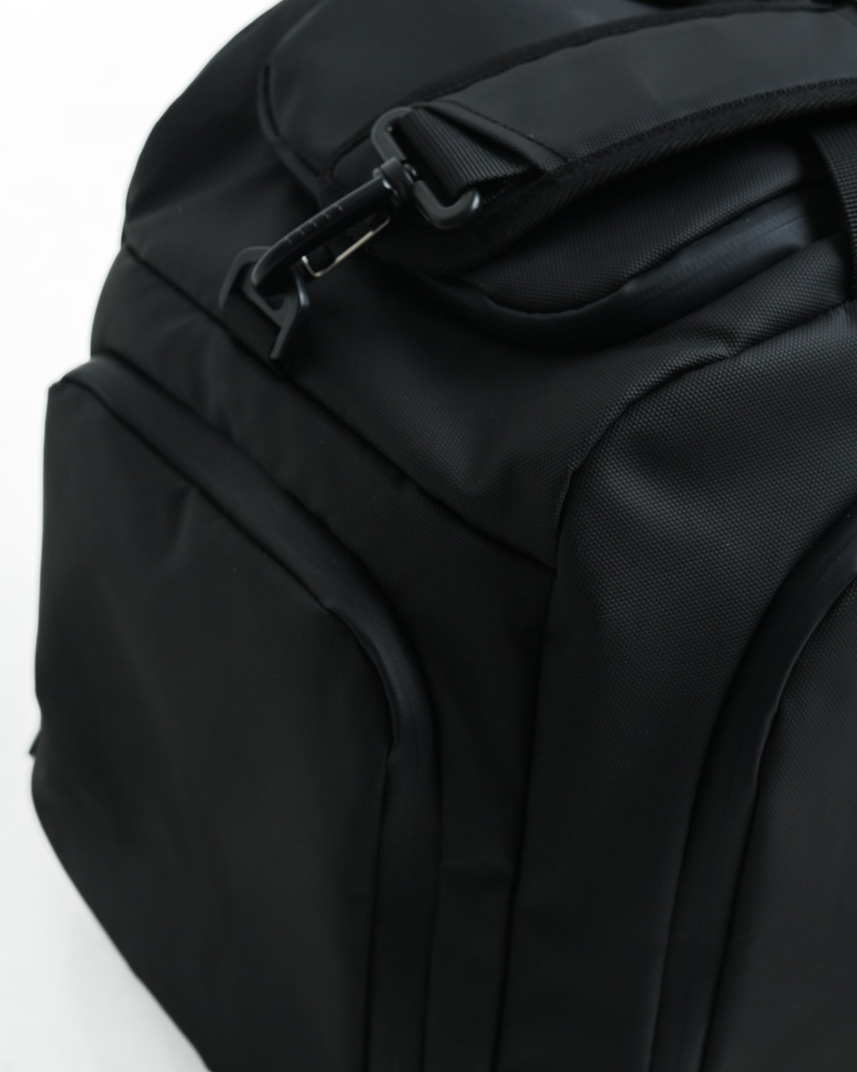 ALL BLACK HYBRID DUFFEL BAG